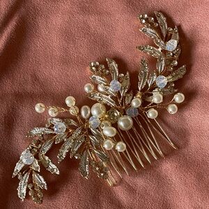 NWOT Gold and Silver Hair Comb with Pearls opalescent beads rhinestone
